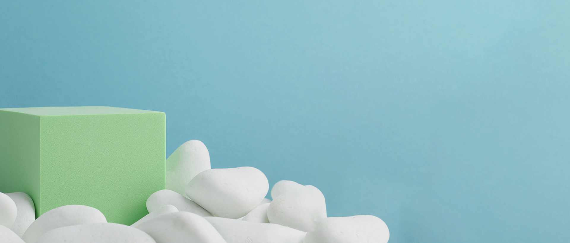 喬福集團創立於1976年，是世界最主要軟質泡綿、塑膠加工與配線器材生產廠商之一。